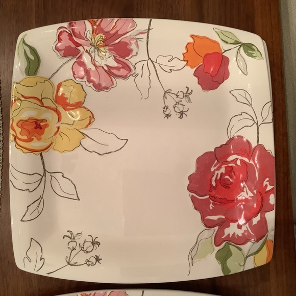 Pasadena Square dinner plate by Sonoma home - Picture 2 of 3